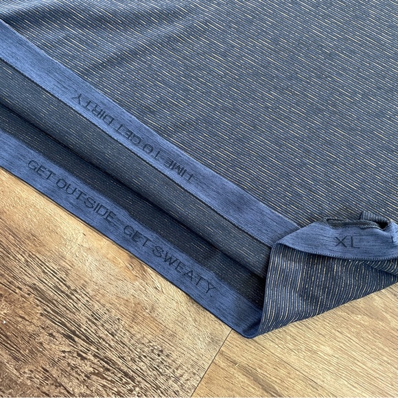 Lululemon blue workout shirt XL - Picture 7 of 8
